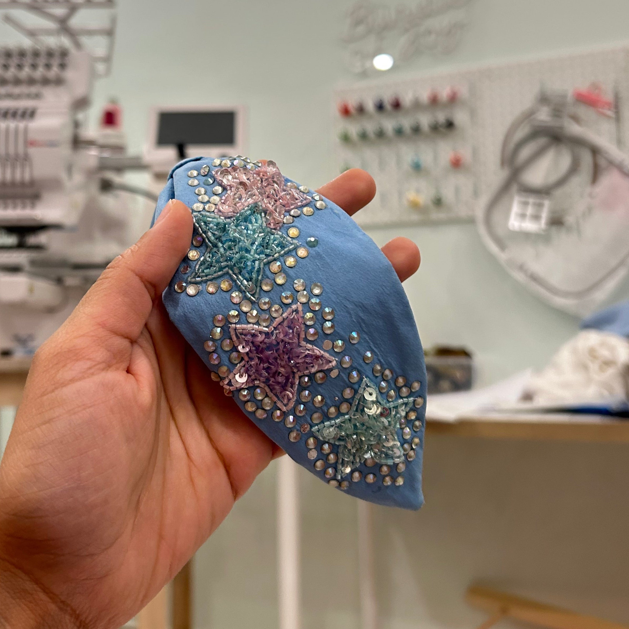 تاج أزرق رمضاني